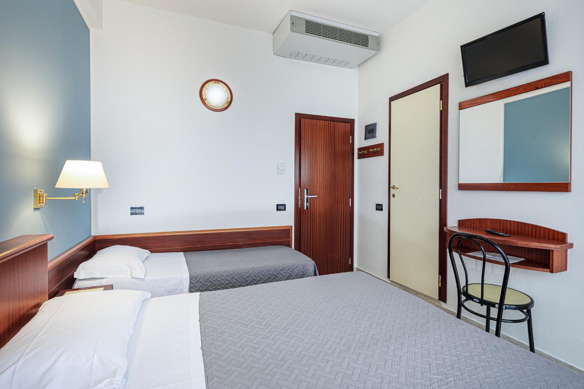 Hotel Avana Fronte Mare Riccione Exteriör bild