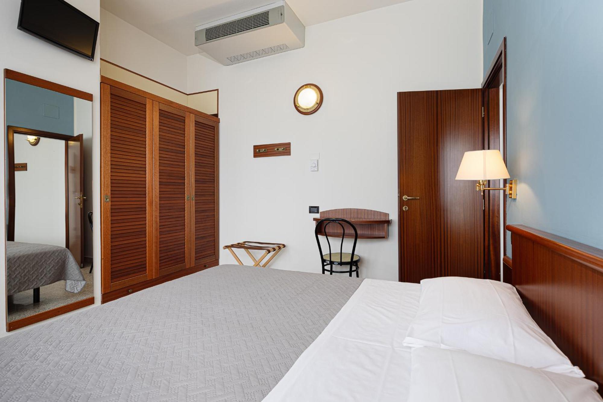 Hotel Avana Fronte Mare Riccione Exteriör bild