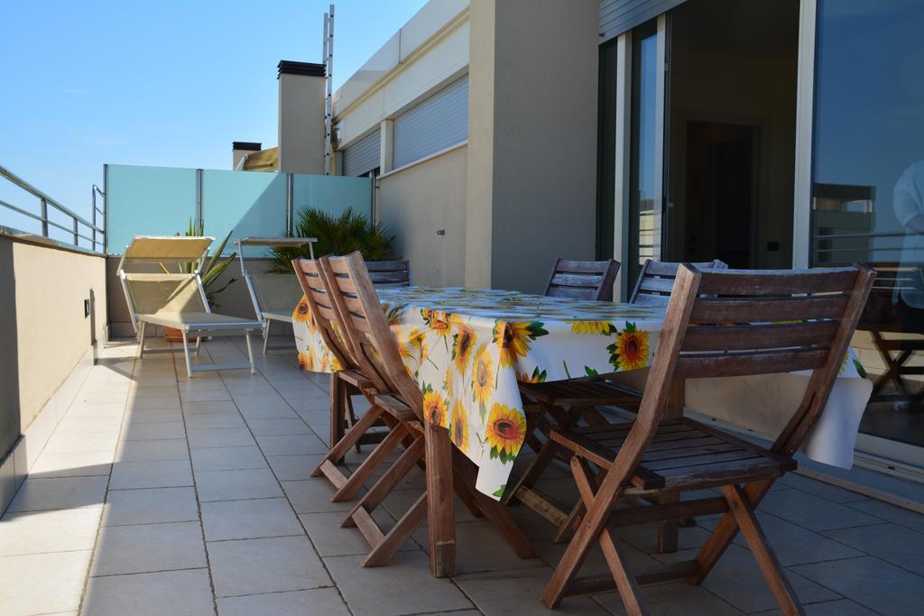 Hotel Avana Fronte Mare Riccione Exteriör bild