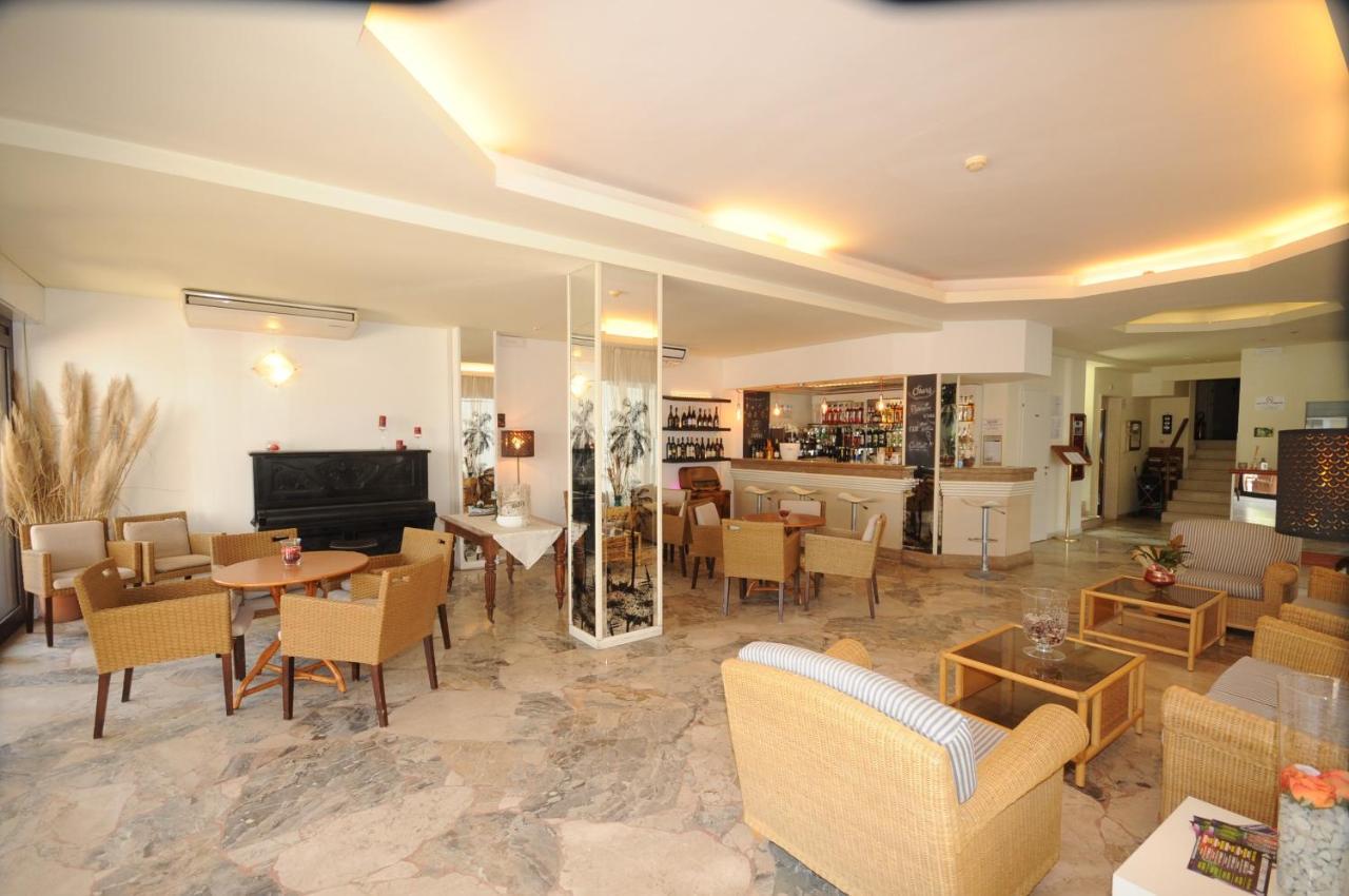 Hotel Avana Fronte Mare Riccione Exteriör bild