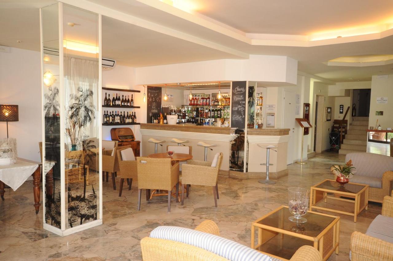 Hotel Avana Fronte Mare Riccione Exteriör bild